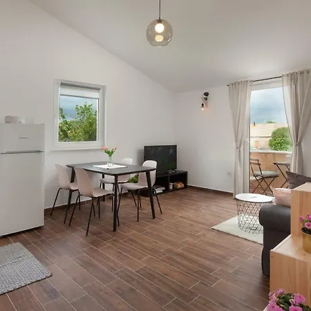 Apartment Kvasina *