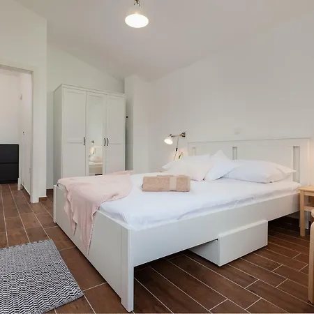 Apartment Kvasina Zadvarje
